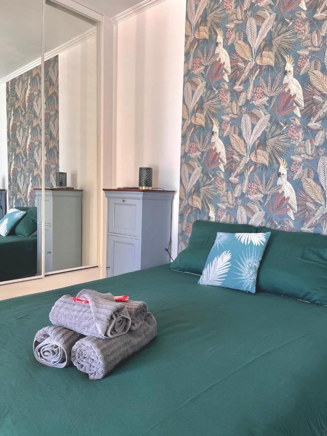 Les Volets Bleus Hotell Spéracèdes Eksteriør bilde